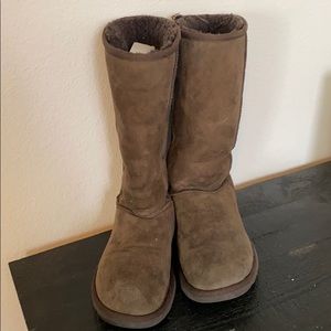 Chocolate brown ugh boots size 7